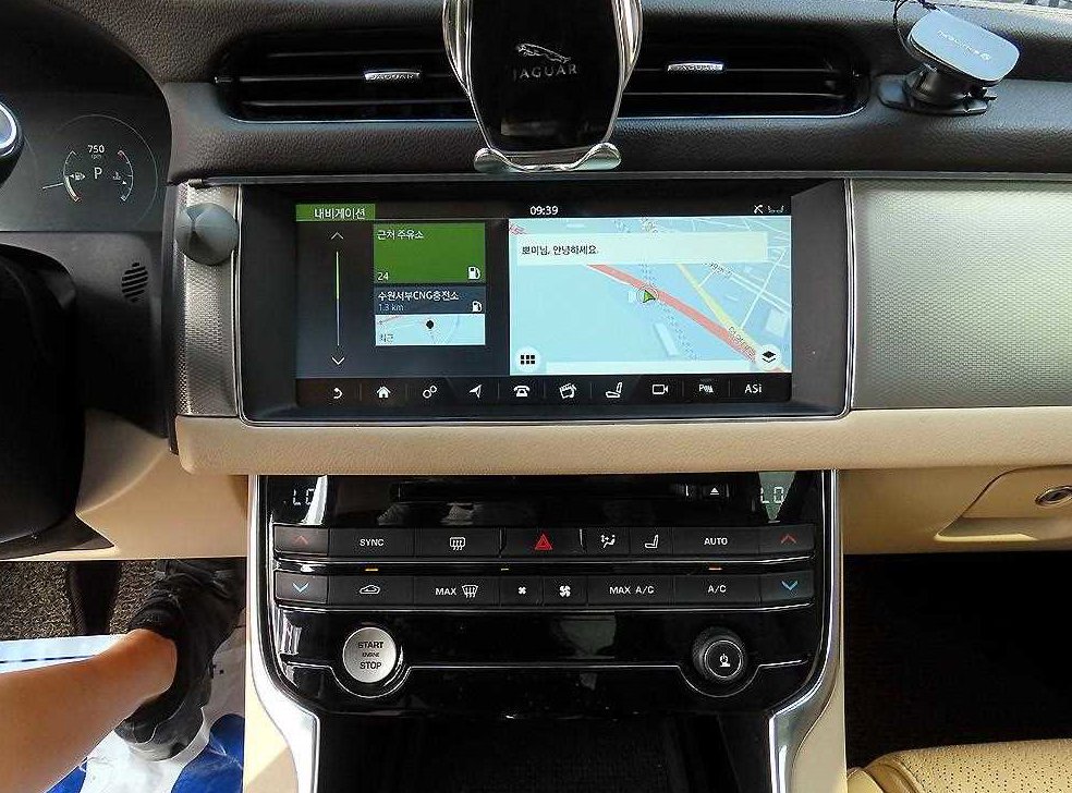 재규어 XF 2.0D 프레스티지 AWD 사진 13