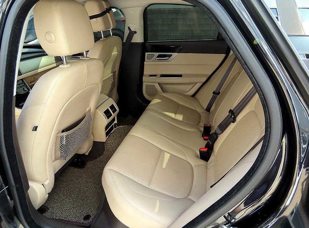 재규어 XF 2.0D 프레스티지 AWD 사진 6