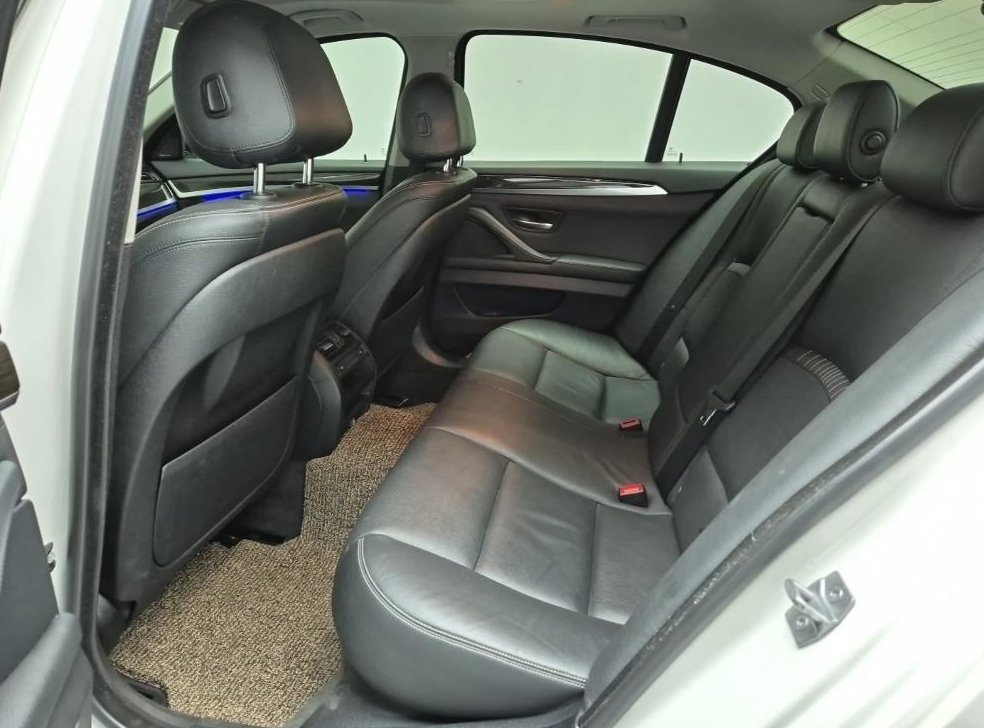 BMW 5시리즈 520d 럭셔리 사진 12