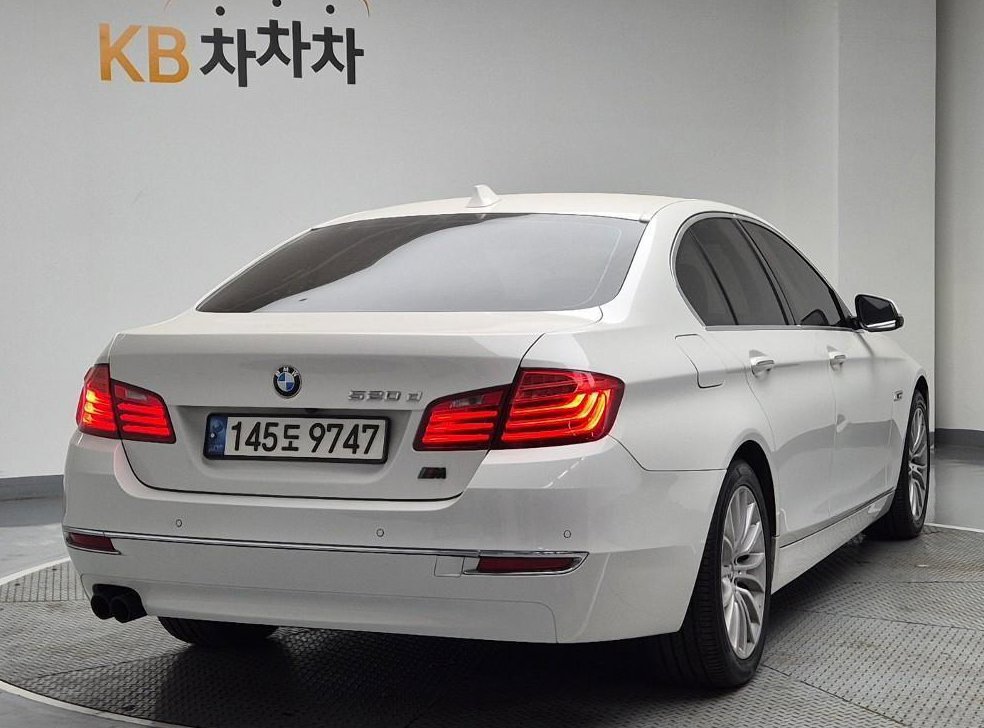 BMW 5시리즈 520d 럭셔리 사진 3