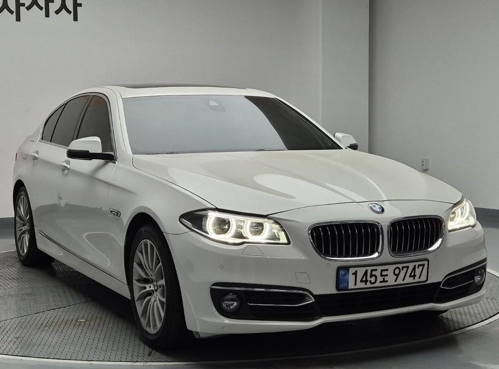 BMW 5시리즈 520d 럭셔리 사진 4
