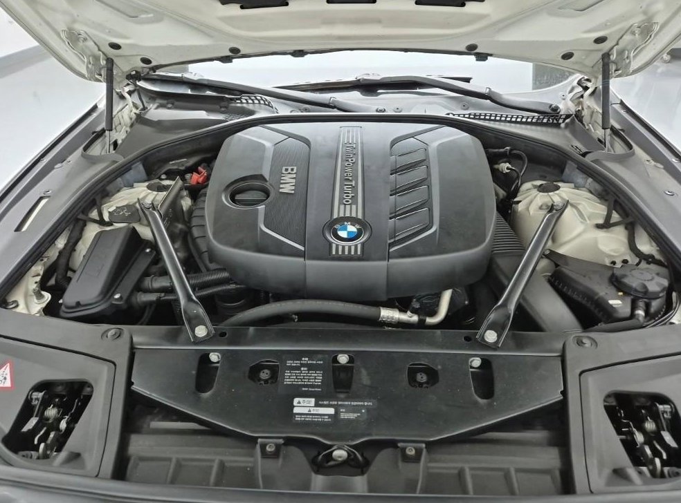 BMW 5시리즈 520d 럭셔리 사진 5