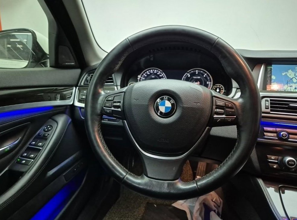 BMW 5시리즈 520d 럭셔리 사진 9