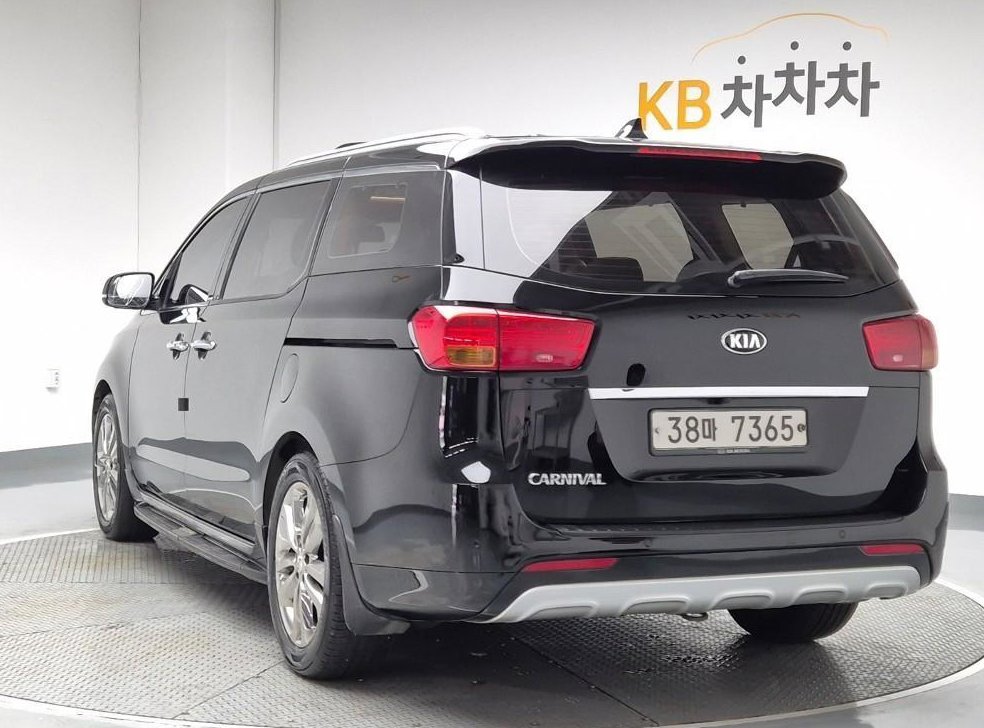 기아 카니발 디젤 9인승 노블레스 스페셜 사진 2