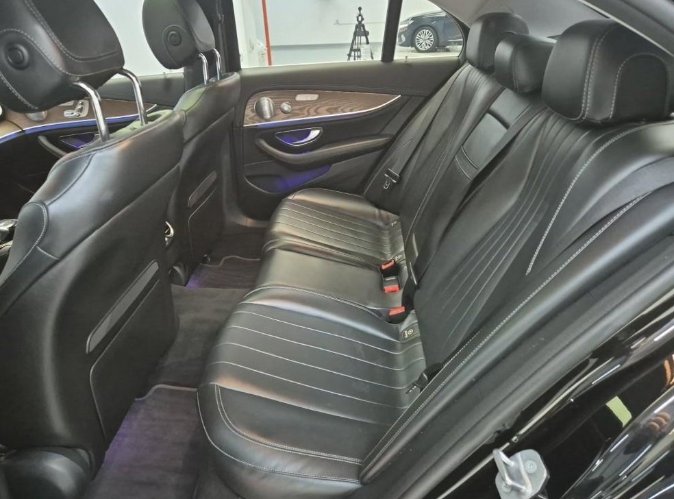 벤츠 E 클래스 E300 4MATIC 익스클루시브 사진 12