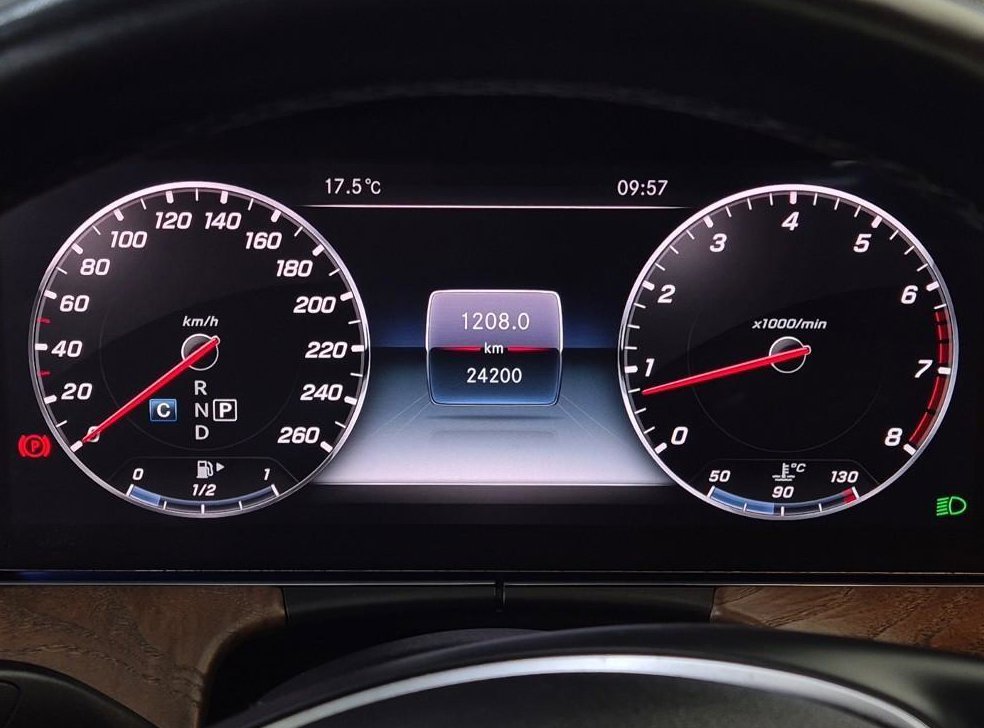 벤츠 E 클래스 E300 4MATIC 익스클루시브 사진 6