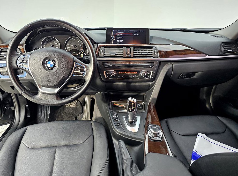 BMW 3시리즈 320d 사진 5