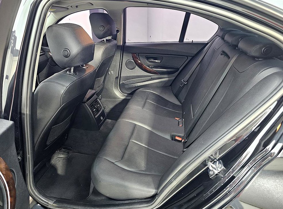 BMW 3시리즈 320d 사진 9