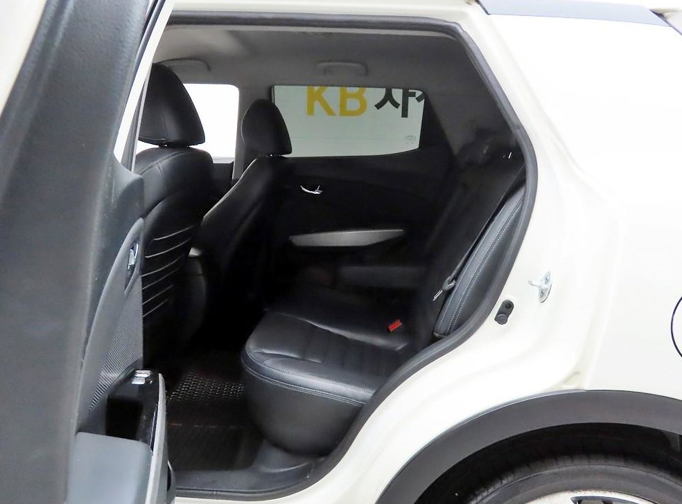 KG모빌리티(쌍용)  티볼리 가솔린 2WD 1.6 LX 사진 12