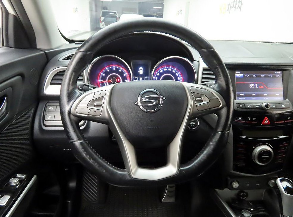 KG모빌리티(쌍용)  티볼리 가솔린 2WD 1.6 LX 사진 7