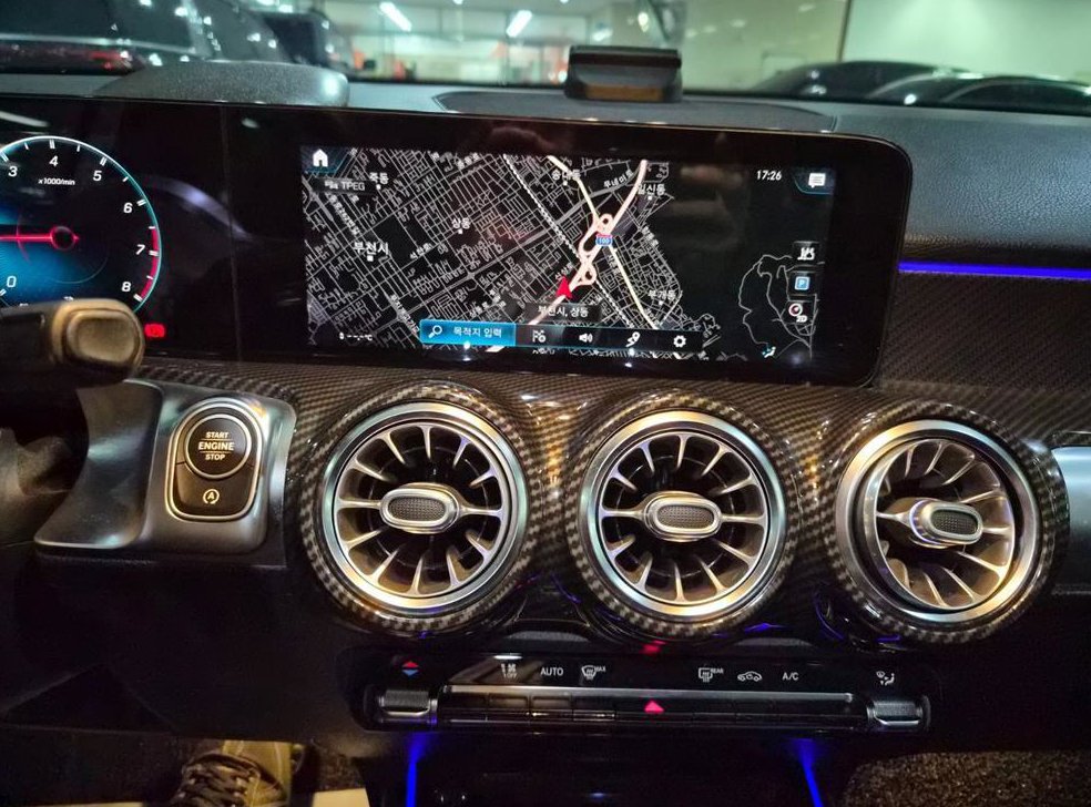 벤츠 GLB 클래스 AMG GLB 35 4MATIC 사진 10