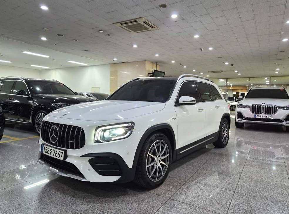 벤츠 GLB 클래스 AMG GLB 35 4MATIC 사진 2