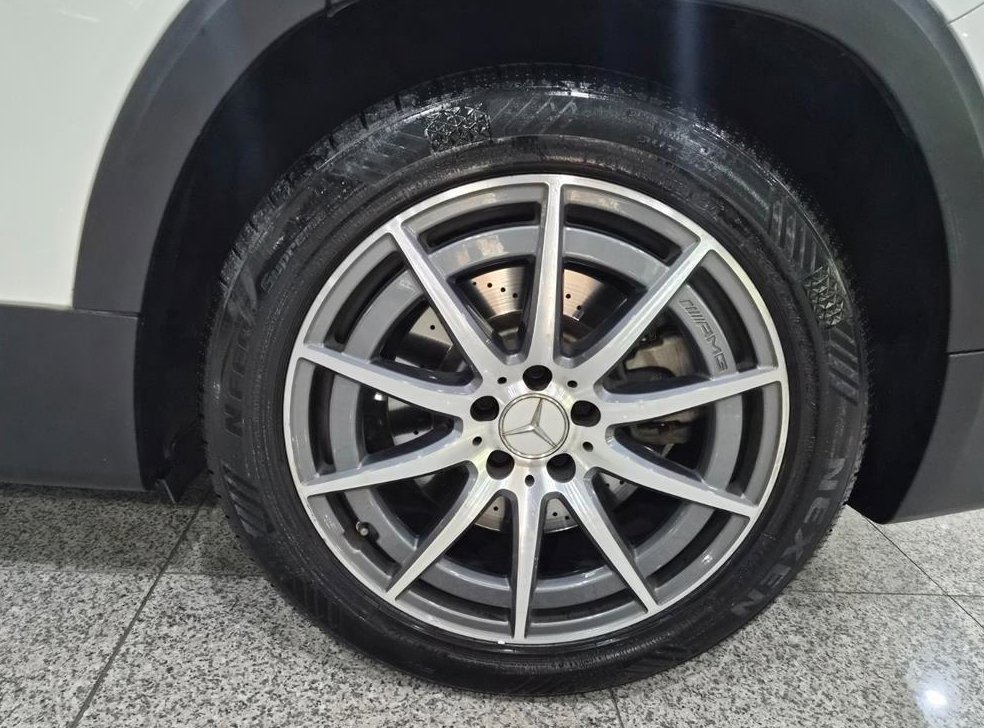 벤츠 GLB 클래스 AMG GLB 35 4MATIC 사진 20