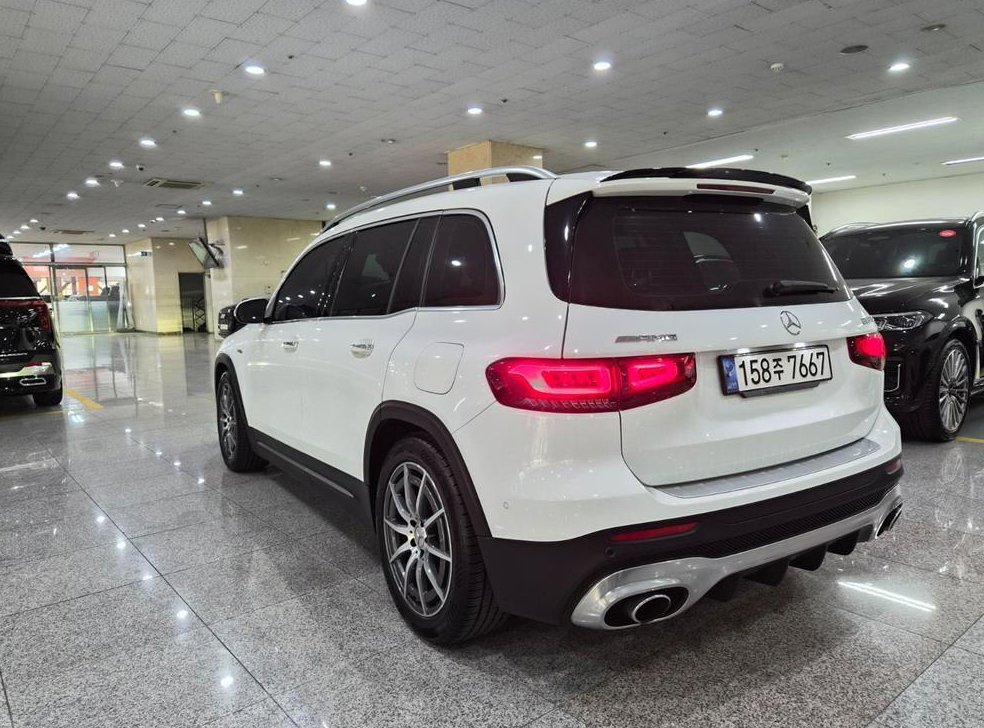 벤츠 GLB 클래스 AMG GLB 35 4MATIC 사진 3