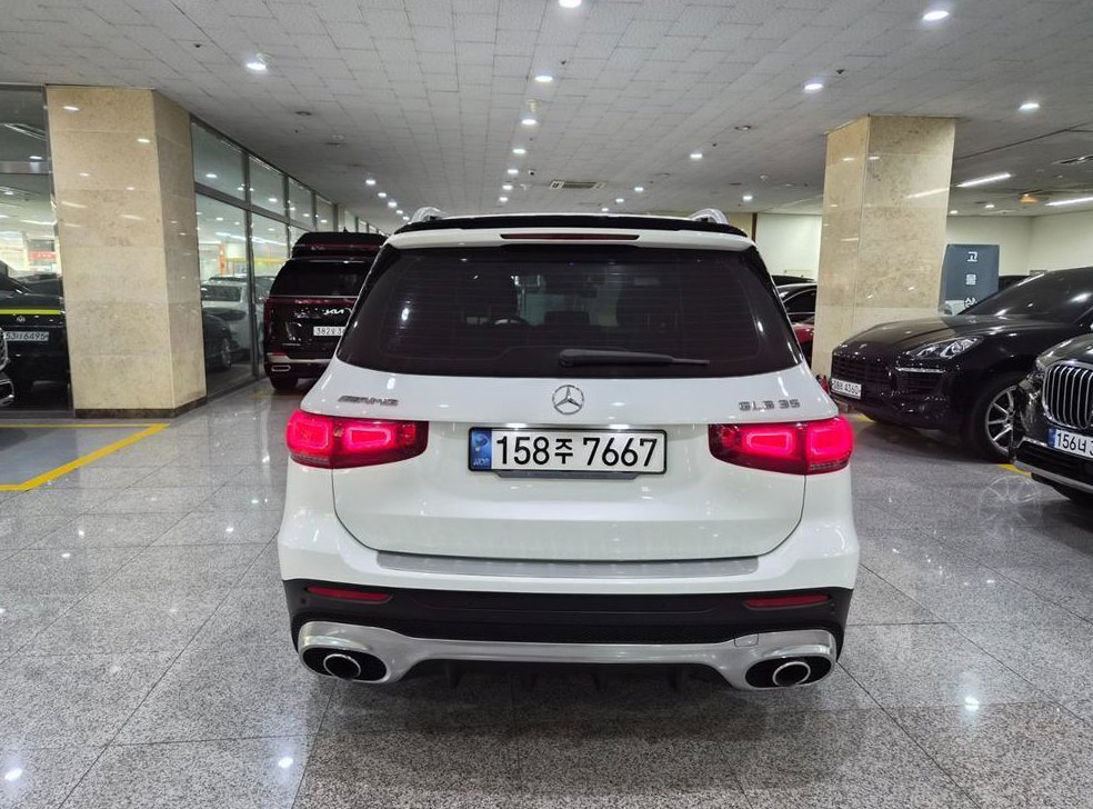 벤츠 GLB 클래스 AMG GLB 35 4MATIC 사진 4