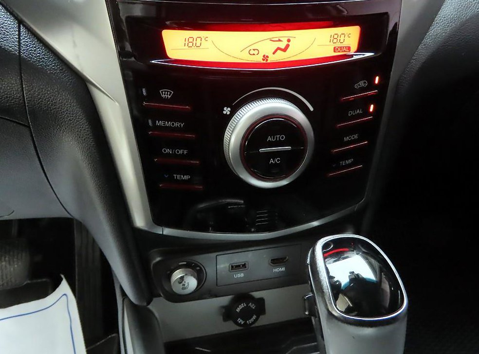 KG모빌리티(쌍용)  티볼리 가솔린 2WD 1.6 LX 사진 11