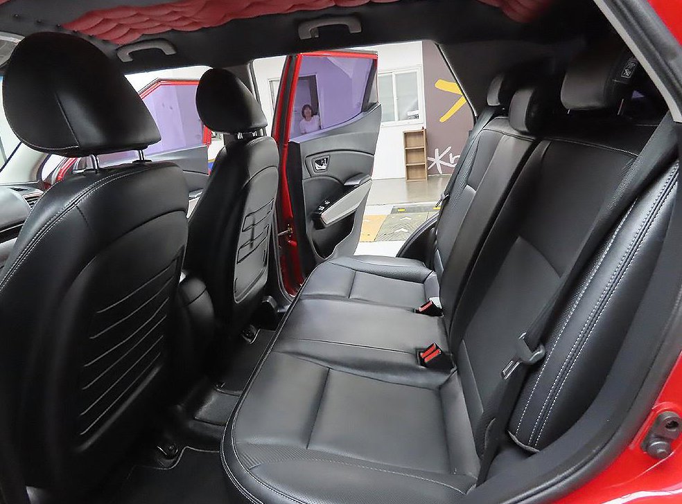 KG모빌리티(쌍용)  티볼리 가솔린 2WD 1.6 LX 사진 10