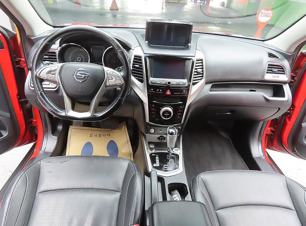 KG모빌리티(쌍용)  티볼리 가솔린 2WD 1.6 LX 사진 12