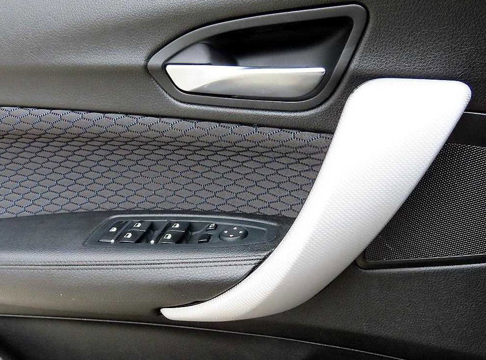 BMW 1시리즈 118d M 스포츠 섀도우 에디션 사진 11