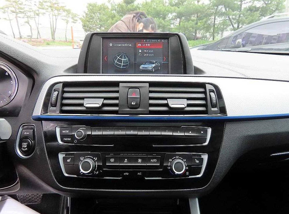 BMW 1시리즈 118d M 스포츠 섀도우 에디션 사진 13