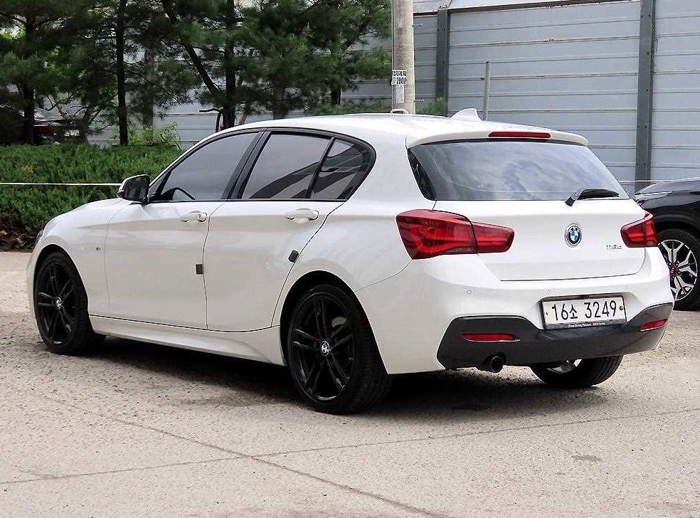 BMW 1시리즈 118d M 스포츠 섀도우 에디션 사진 3