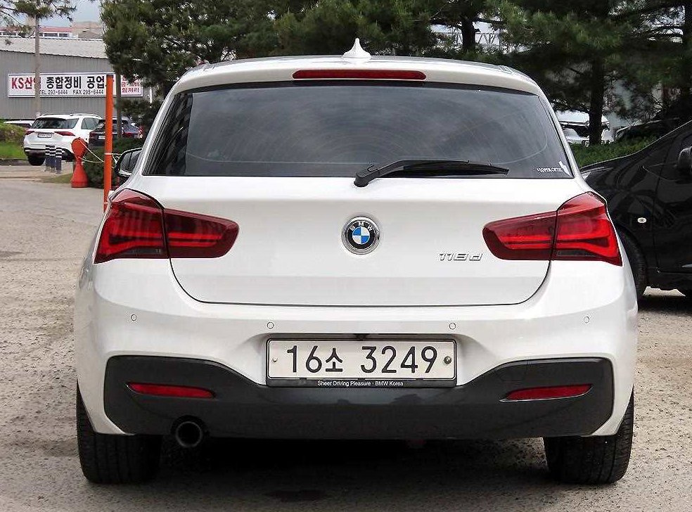 BMW 1시리즈 118d M 스포츠 섀도우 에디션 사진 4