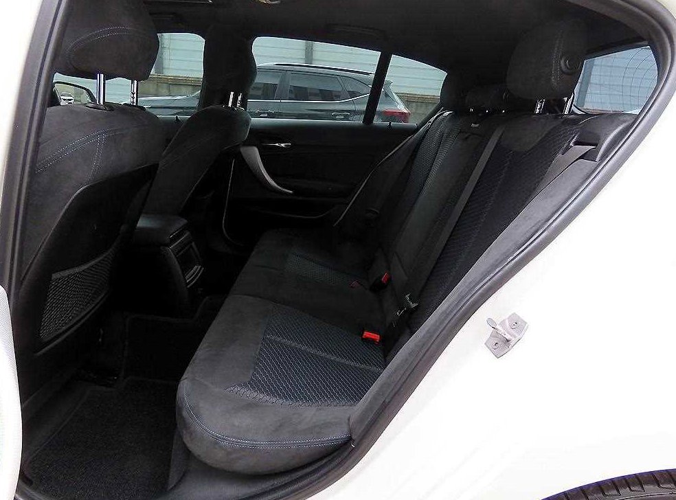 BMW 1시리즈 118d M 스포츠 섀도우 에디션 사진 6