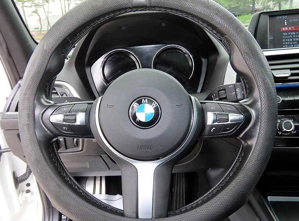 BMW 1시리즈 118d M 스포츠 섀도우 에디션 사진 8
