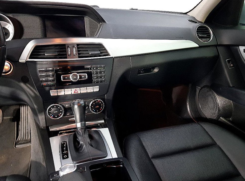 벤츠 C 클래스 C220 CDI 아방가르드 사진 10
