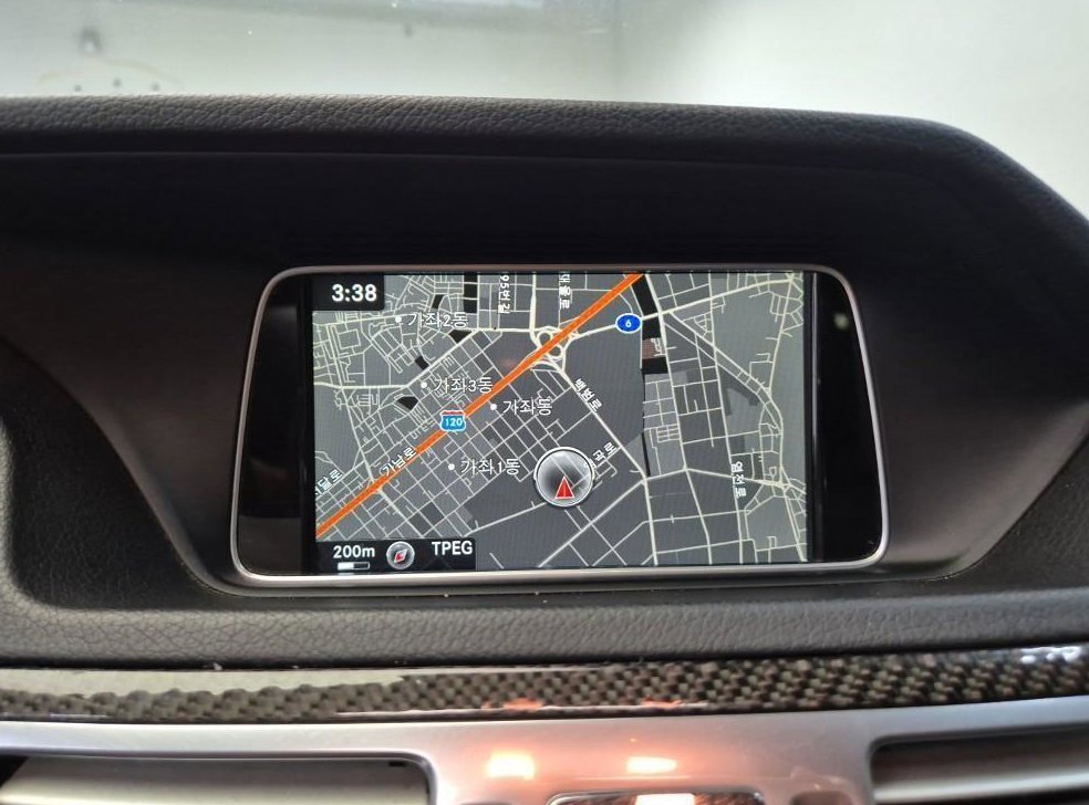 벤츠 E 클래스 E250 블루텍 4MATIC 아방가르드 사진 14
