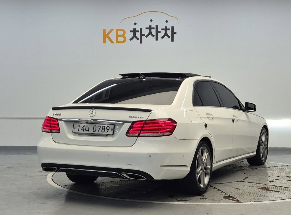 벤츠 E 클래스 E250 블루텍 4MATIC 아방가르드 사진 3