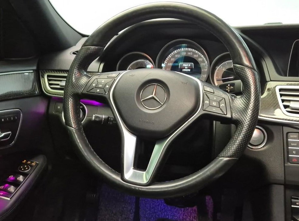벤츠 E 클래스 E250 블루텍 4MATIC 아방가르드 사진 9