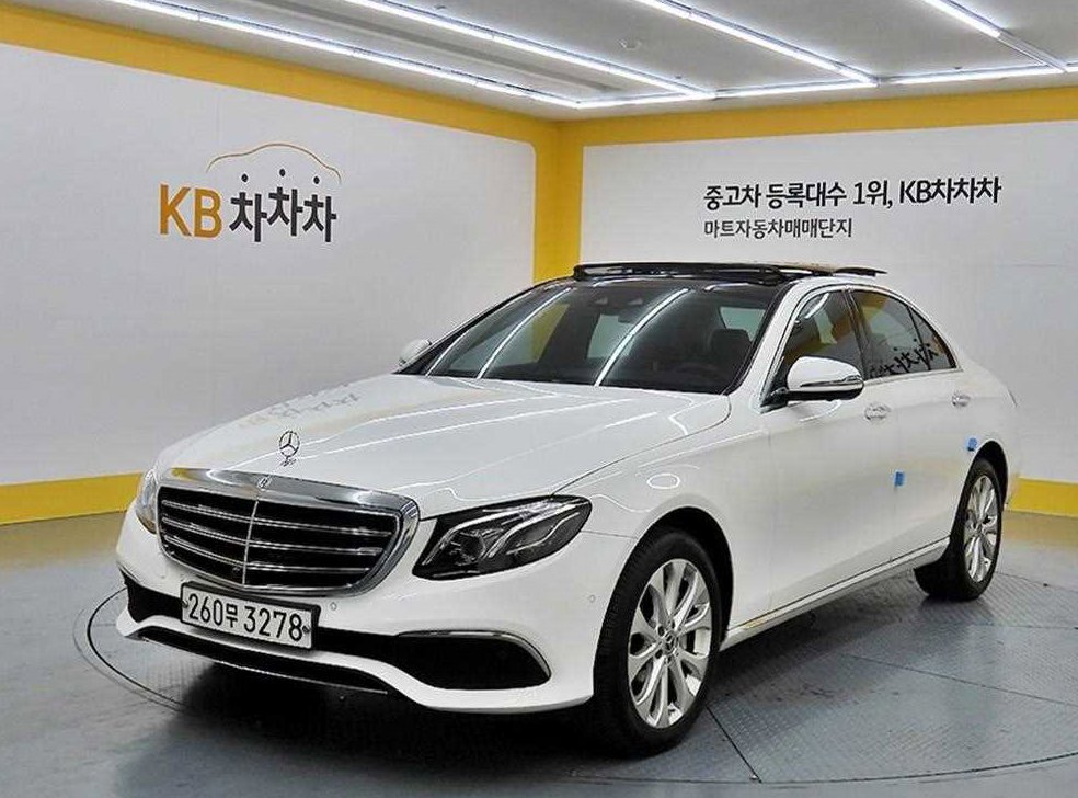 벤츠 E 클래스 E300 4MATIC 익스클루시브