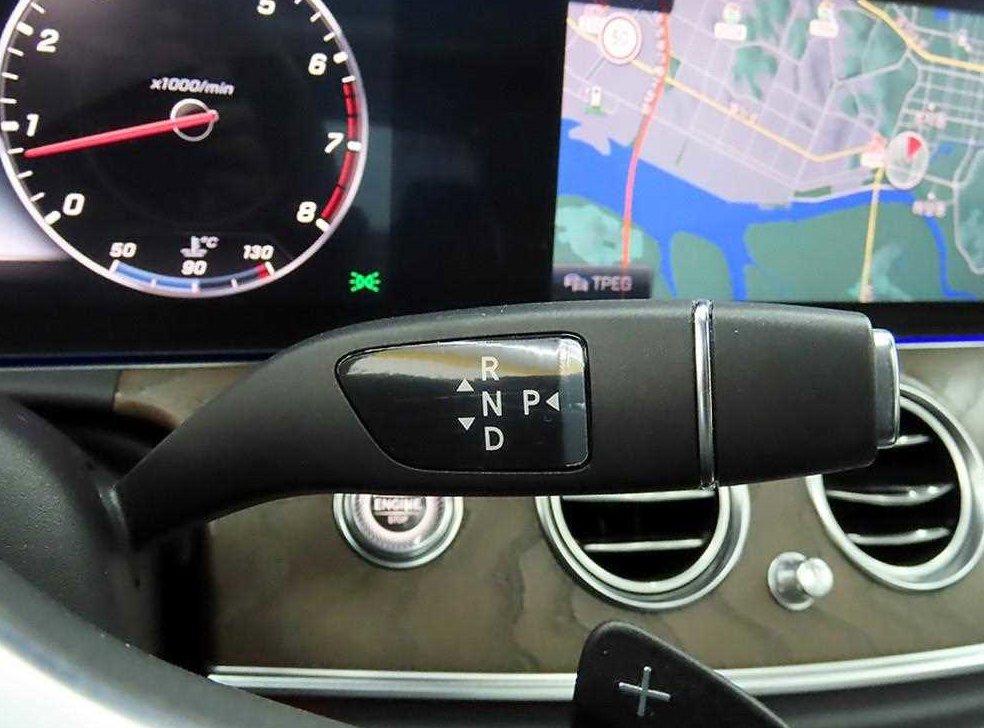 벤츠 E 클래스 E300 4MATIC 익스클루시브 사진 10