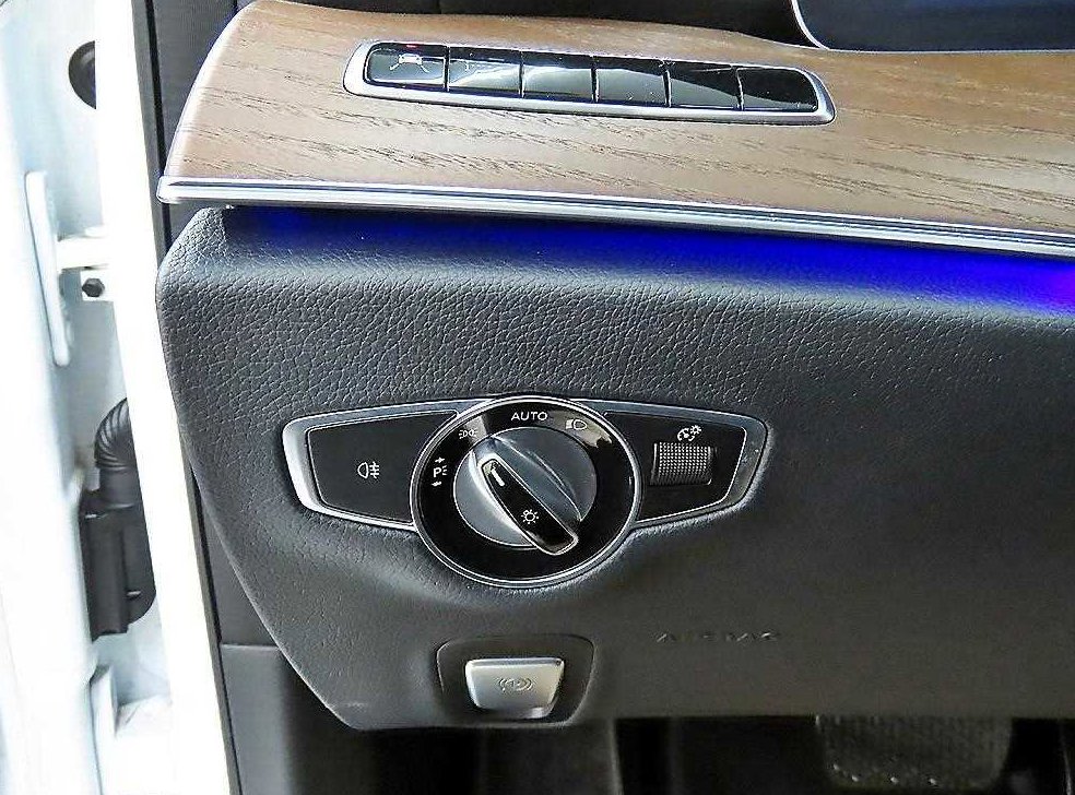 벤츠 E 클래스 E300 4MATIC 익스클루시브 사진 13