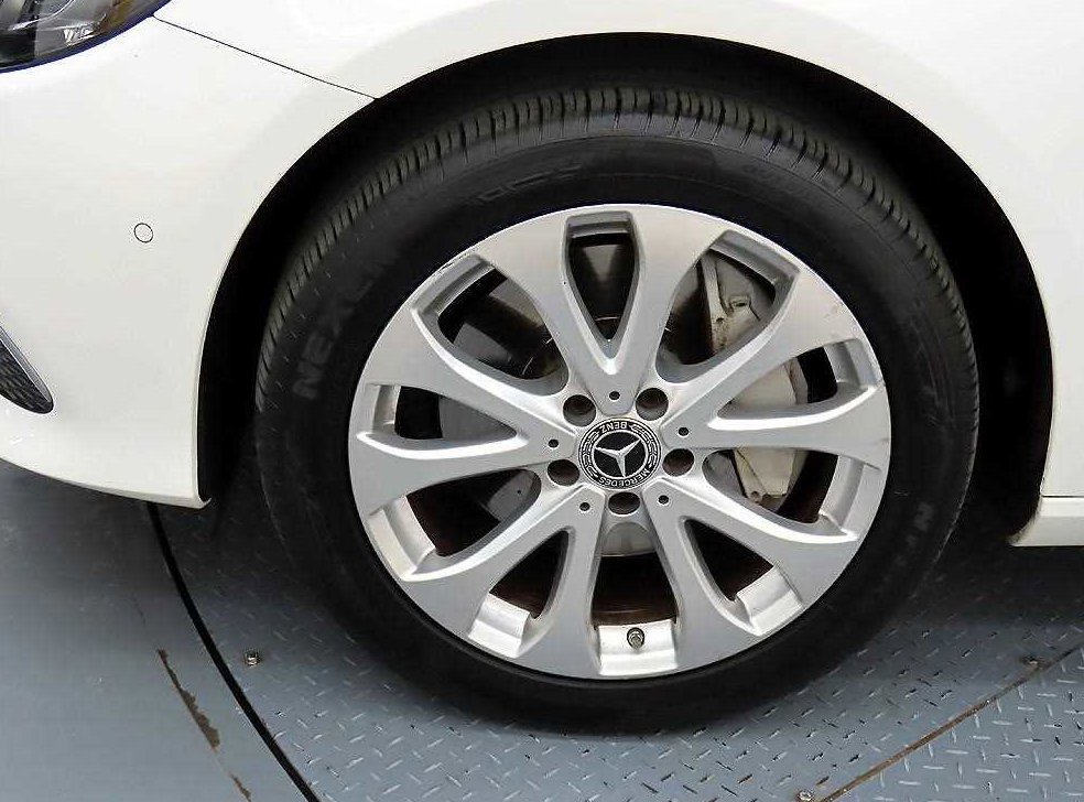 벤츠 E 클래스 E300 4MATIC 익스클루시브 사진 20