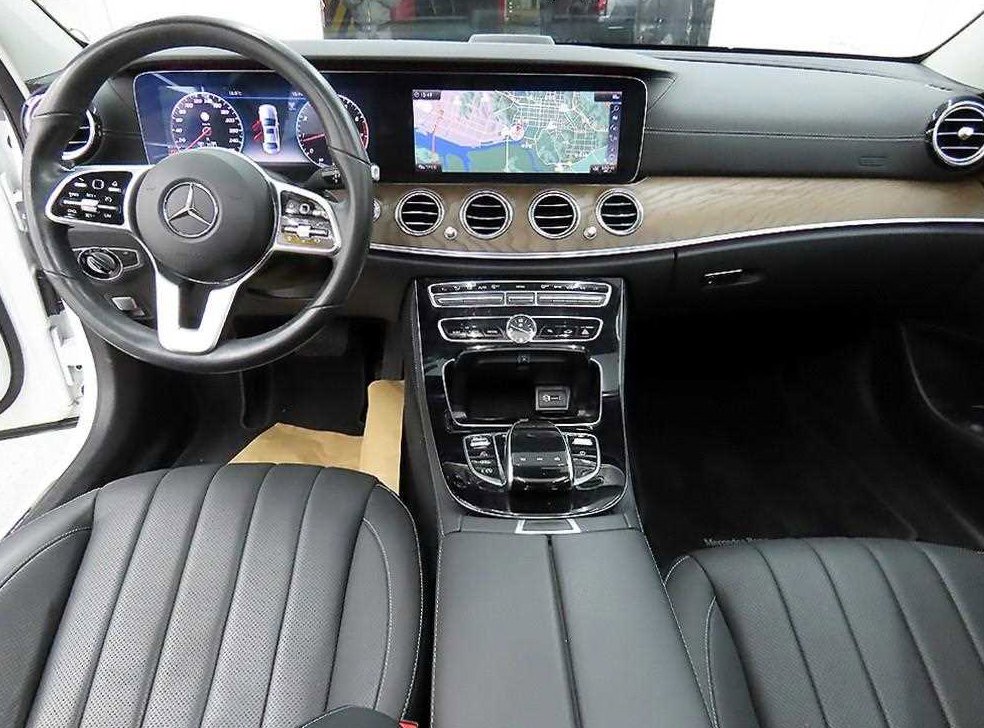 벤츠 E 클래스 E300 4MATIC 익스클루시브 사진 7