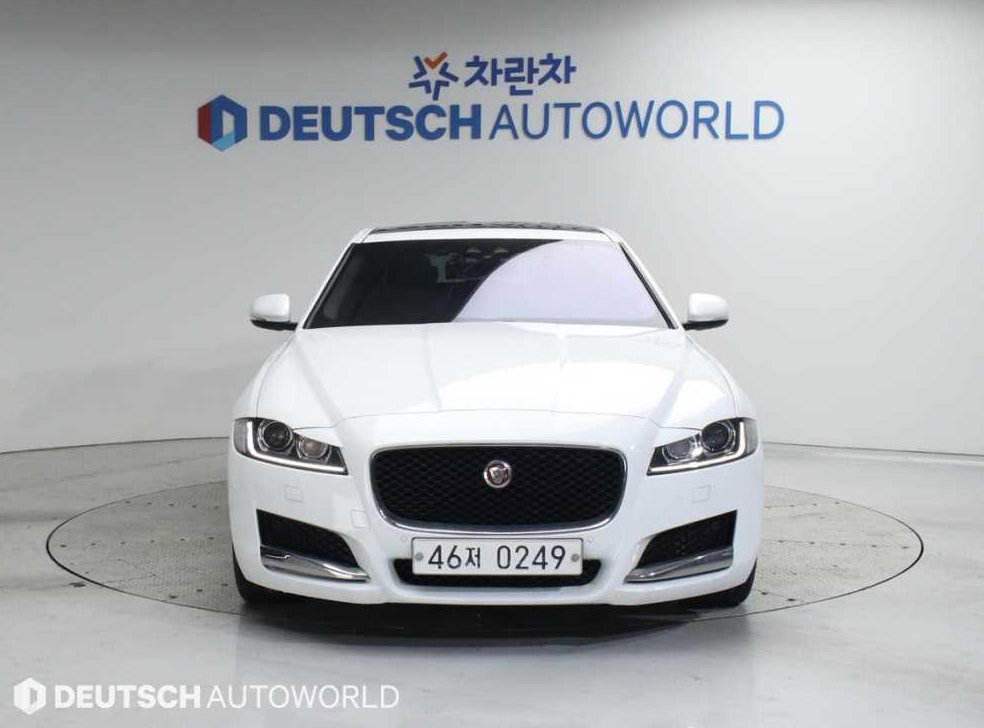 재규어 XF 2.0D 프레스티지 AWD