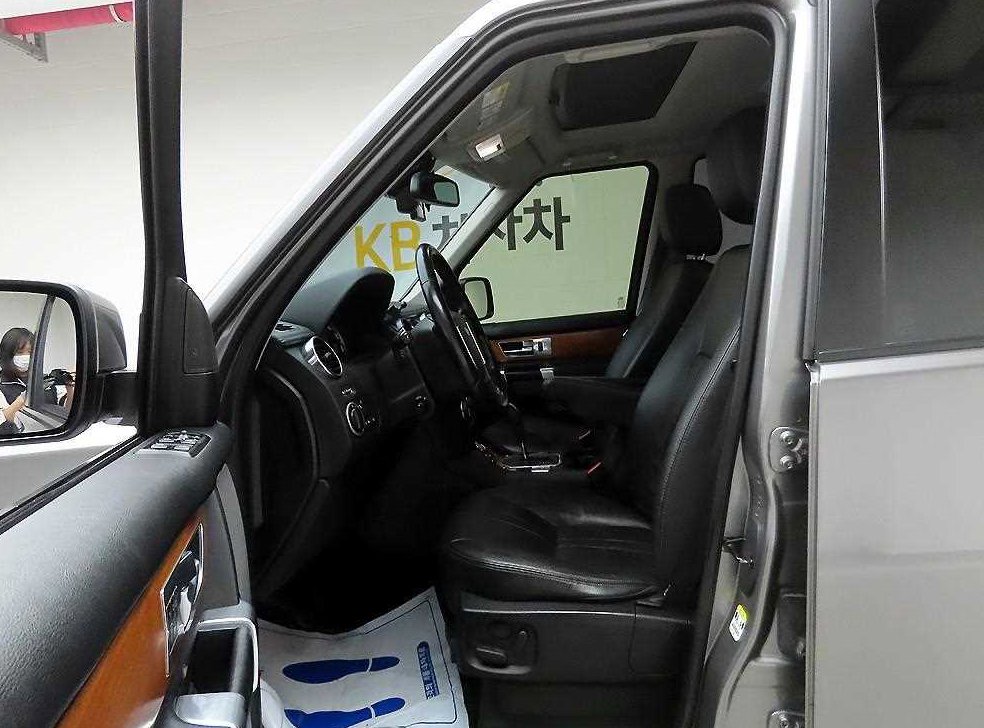 랜드로버 디스커버리 5.0 V8 HSE 사진 12