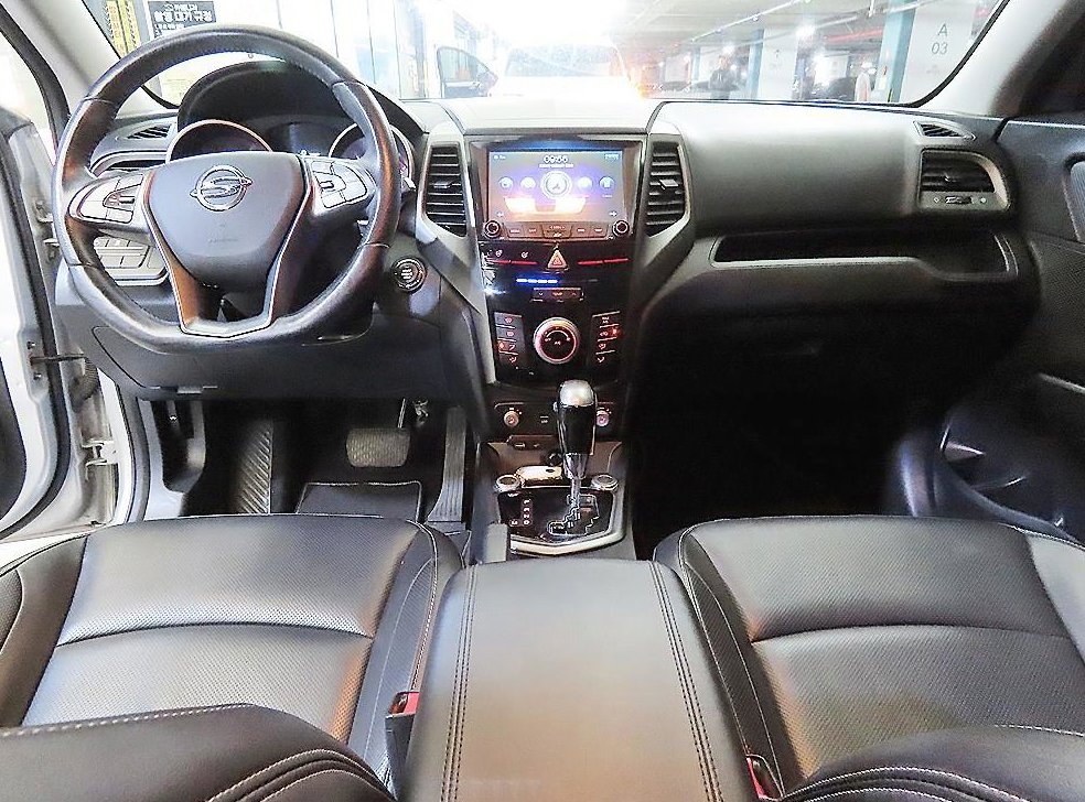 KG모빌리티(쌍용)  티볼리 2WD 가솔린 VX 사진 10