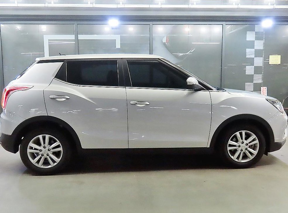 KG모빌리티(쌍용)  티볼리 2WD 가솔린 VX 사진 3