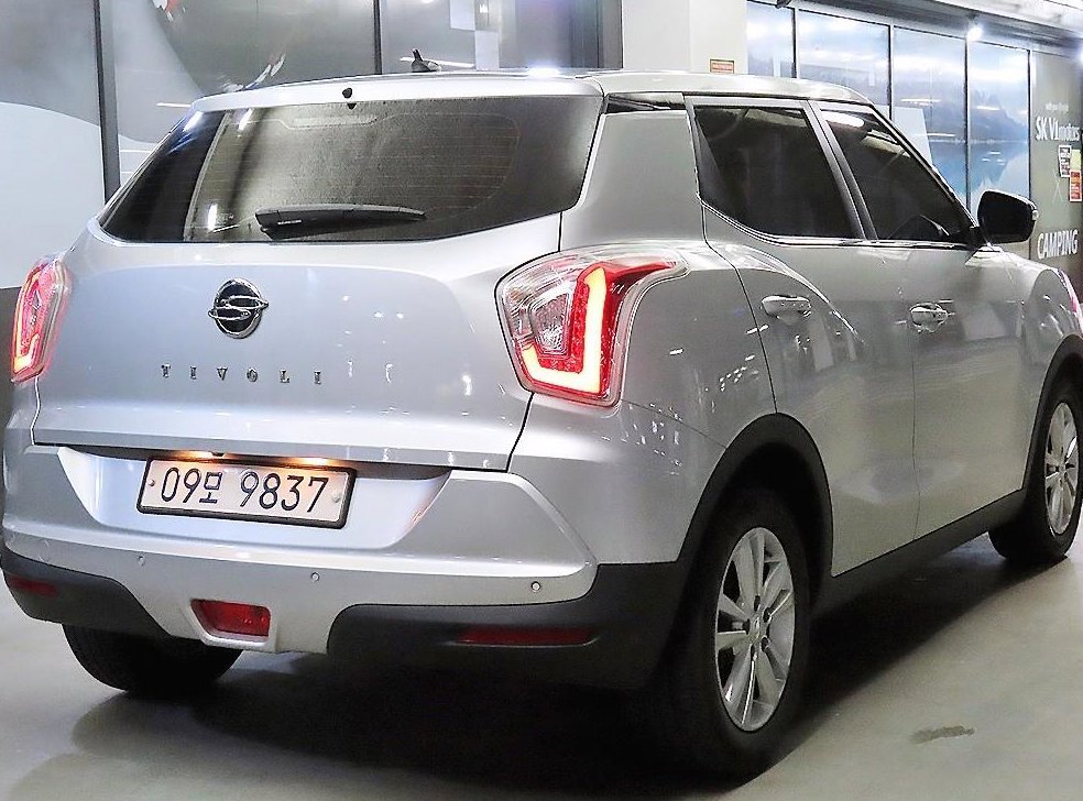 KG모빌리티(쌍용)  티볼리 2WD 가솔린 VX 사진 4