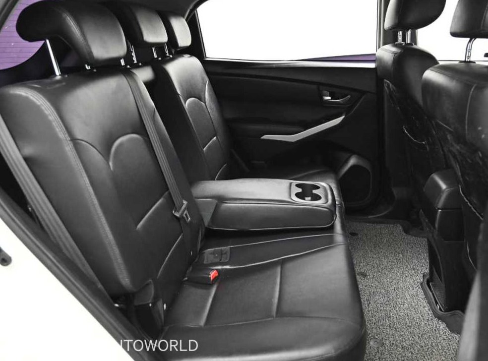 KG모빌리티(쌍용)  코란도 2WD 2.0 익스트림 사진 12