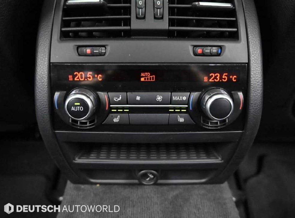 BMW 5시리즈 550i xDrive M 스포츠 사진 16