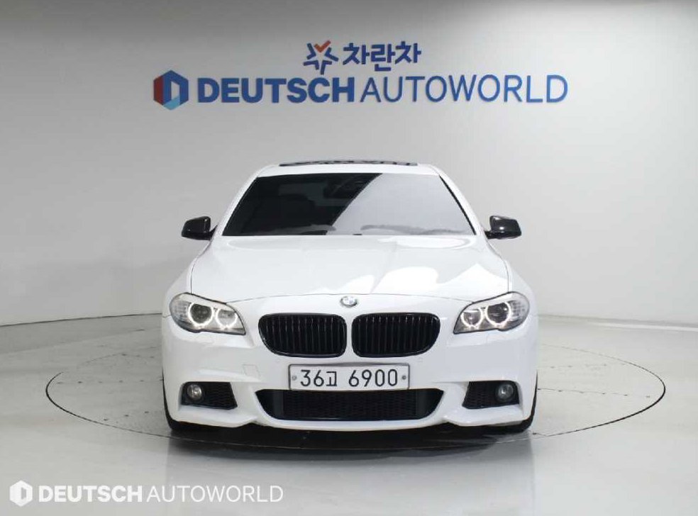 BMW 5시리즈 550i xDrive M 스포츠 사진 3