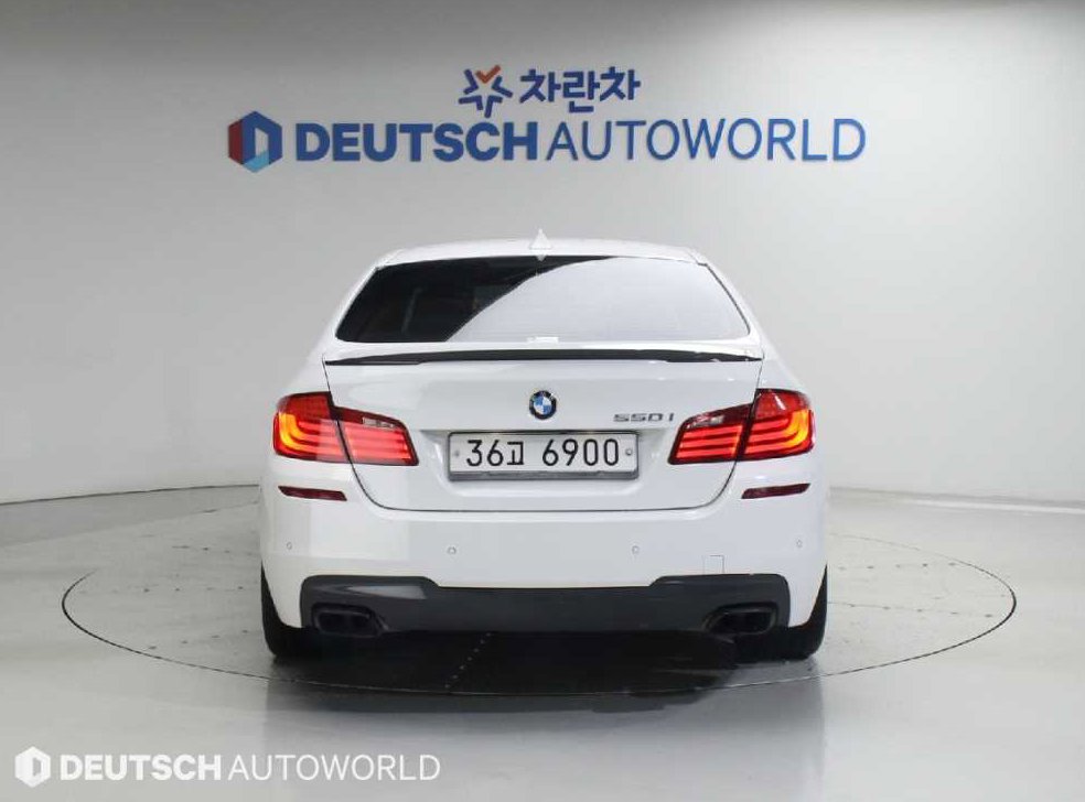 BMW 5시리즈 550i xDrive M 스포츠 사진 4
