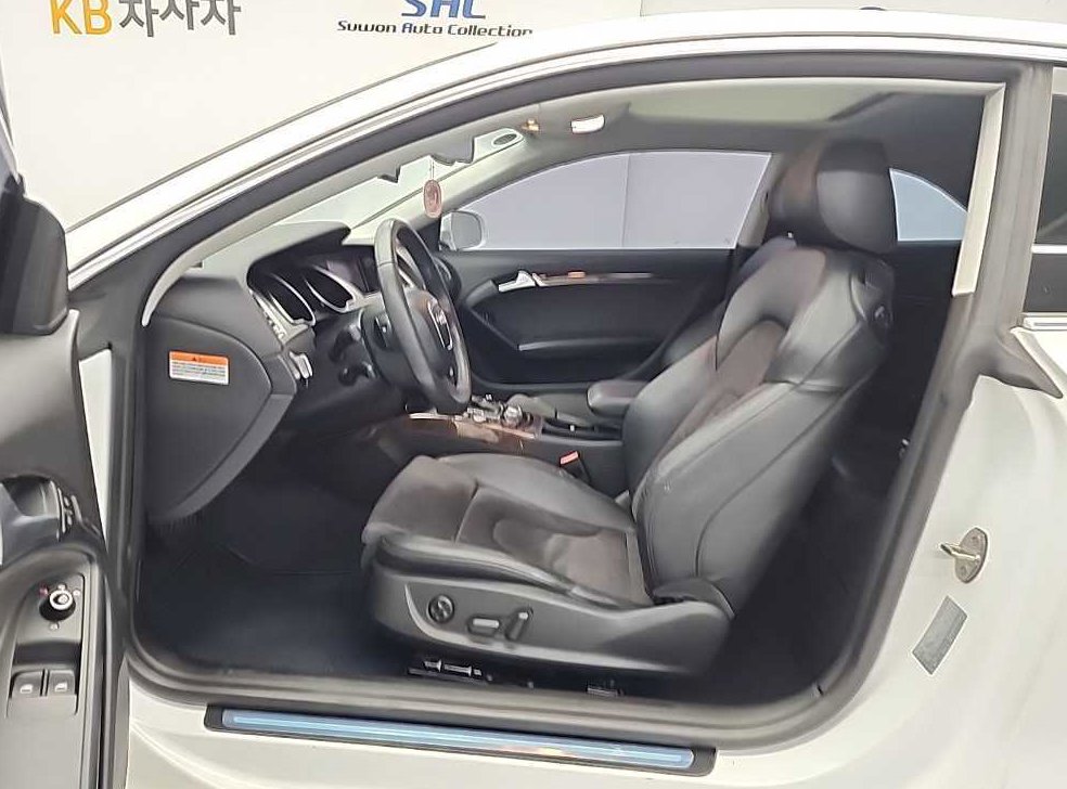 아우디 A5 2.0 TFSI 콰트로 사진 11