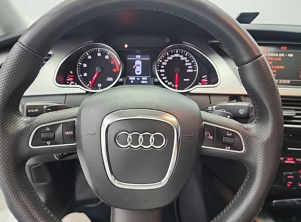 아우디 A5 2.0 TFSI 콰트로 사진 9