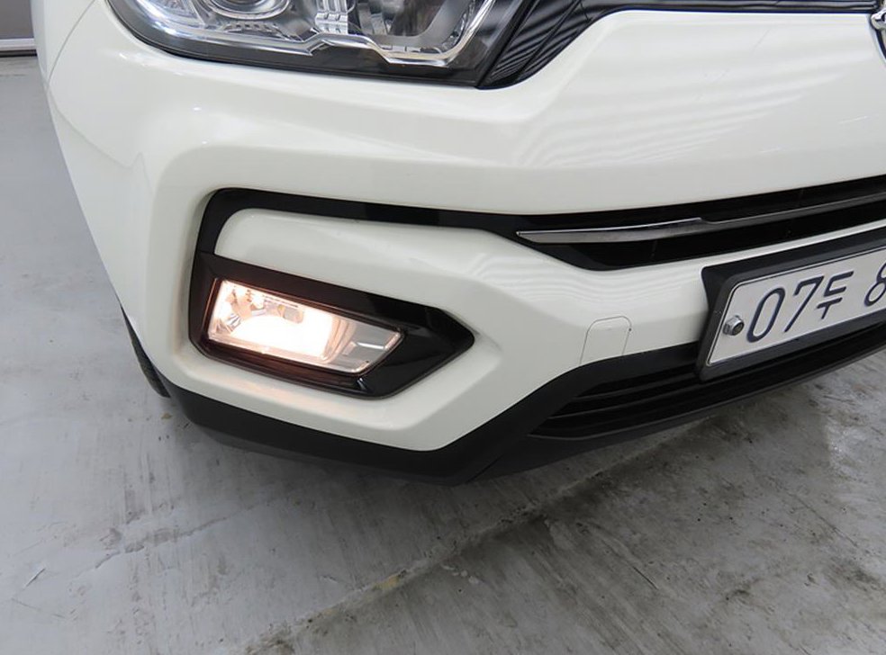 KG모빌리티(쌍용)  티볼리 2WD 디젤 VX 사진 17