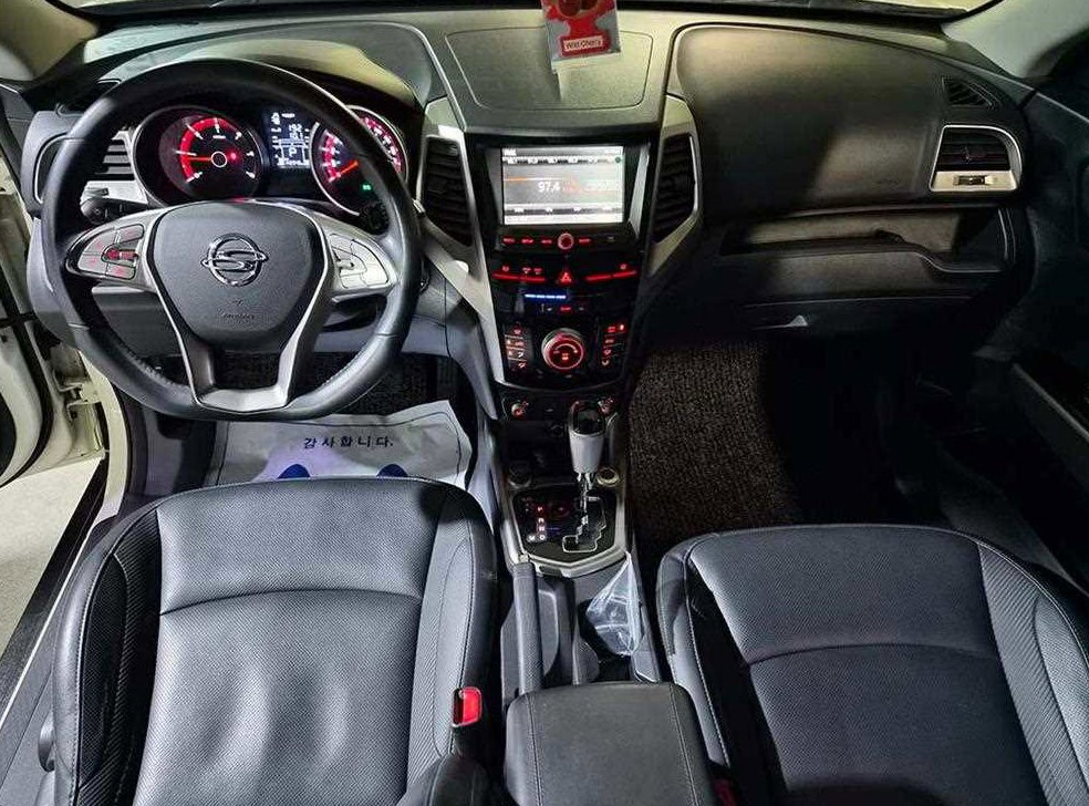 KG모빌리티(쌍용)  티볼리 디젤 2WD 1.6 VX 사진 10